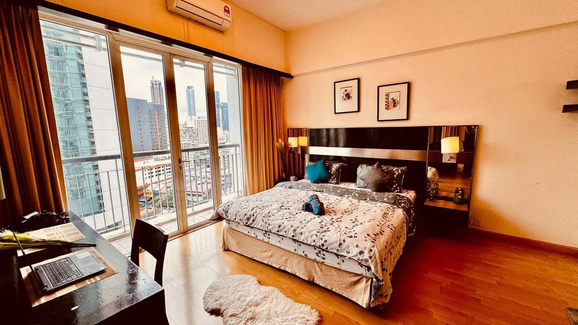 Apartment 126 Bukit Ceylon 5 Minutes To Jalan Alor Pavilion Bukit Bintang 2R2B 8Pax Kuala Lumpur