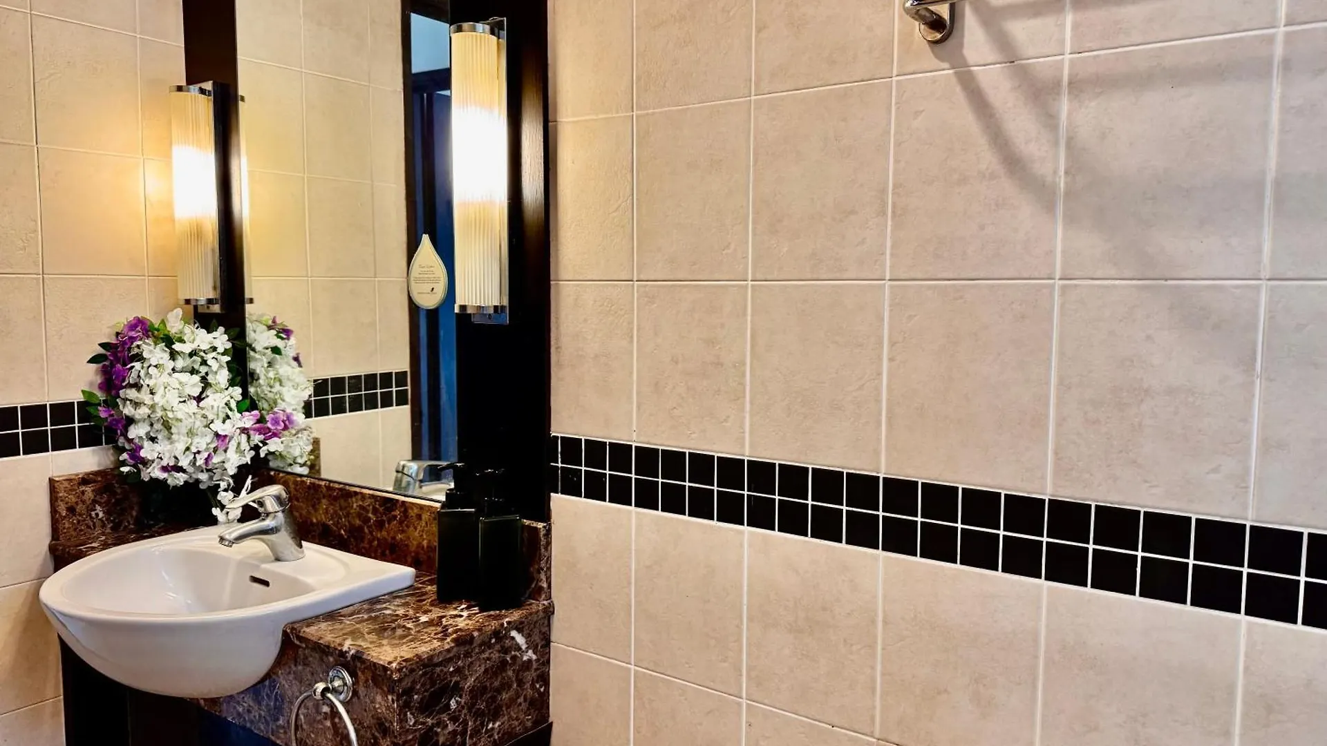 Apartment 126 Bukit Ceylon 5 Minutes To Jalan Alor Pavilion Bukit Bintang 2R2B 8Pax Kuala Lumpur