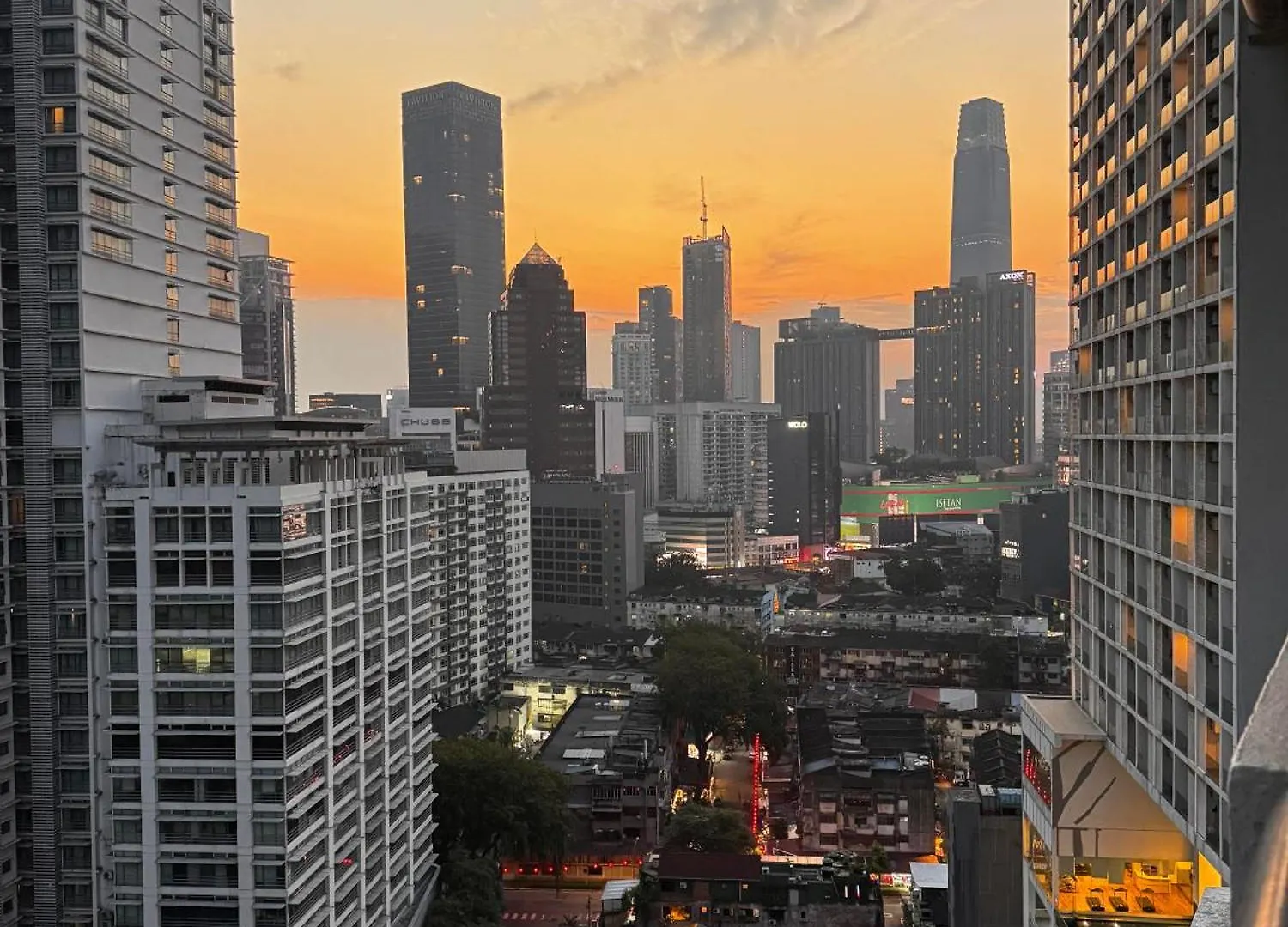 126 Bukit Ceylon 5 Minutes To Jalan Alor Pavilion Bukit Bintang 2R2B 8Pax Kuala Lumpur Malaysia